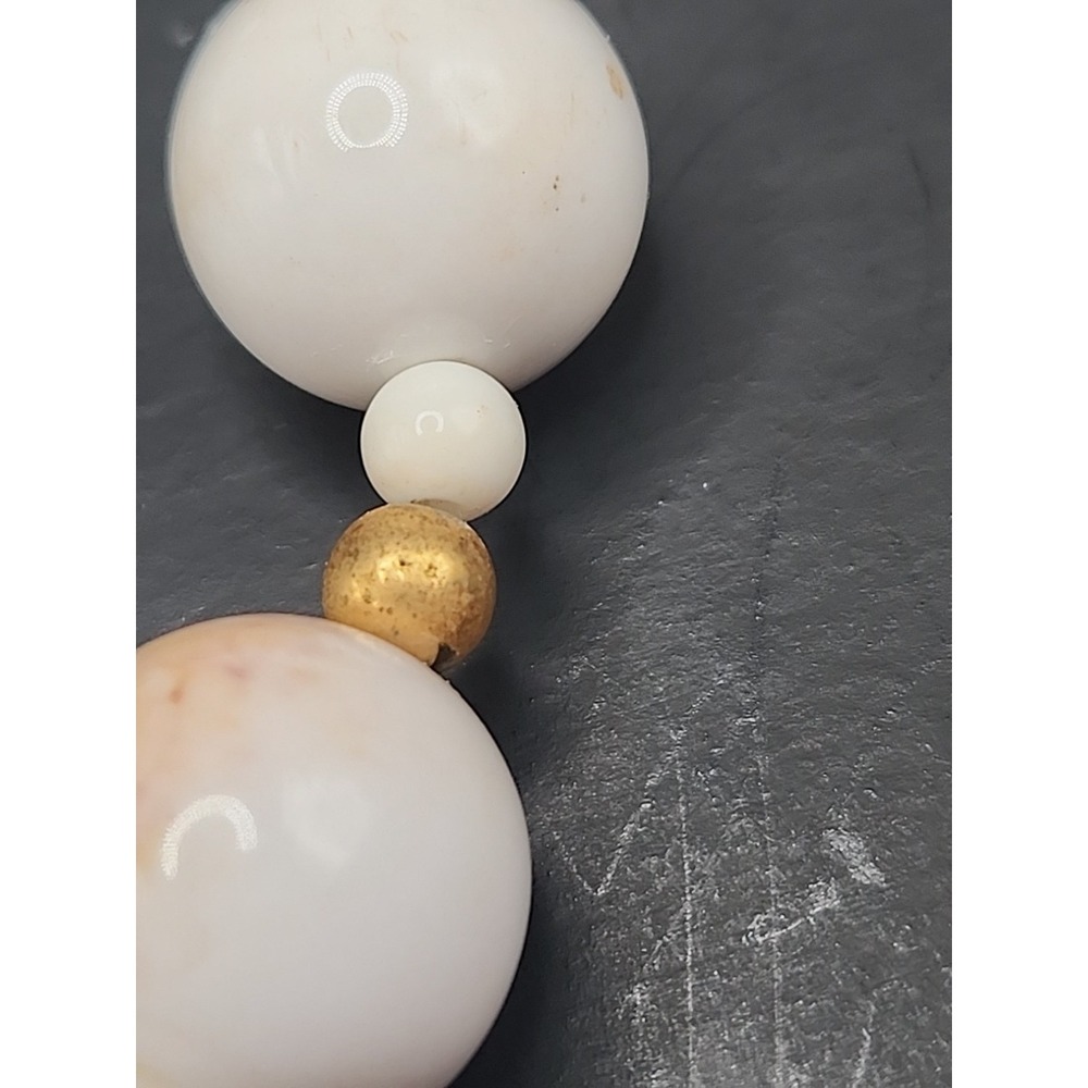 Vintage Signed VA Chunky Beaded Acrylic Necklace White/Goldtone/ Pale Orange 31" - Picture 14 of 16